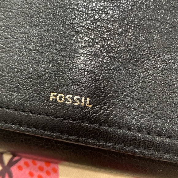 Fossil black leather wallet EUC - Picture 10 of 10